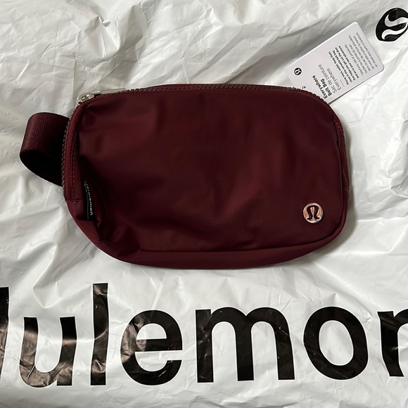 NWT Lululemon Everywhere Belt Bag - Picture 5 of 6